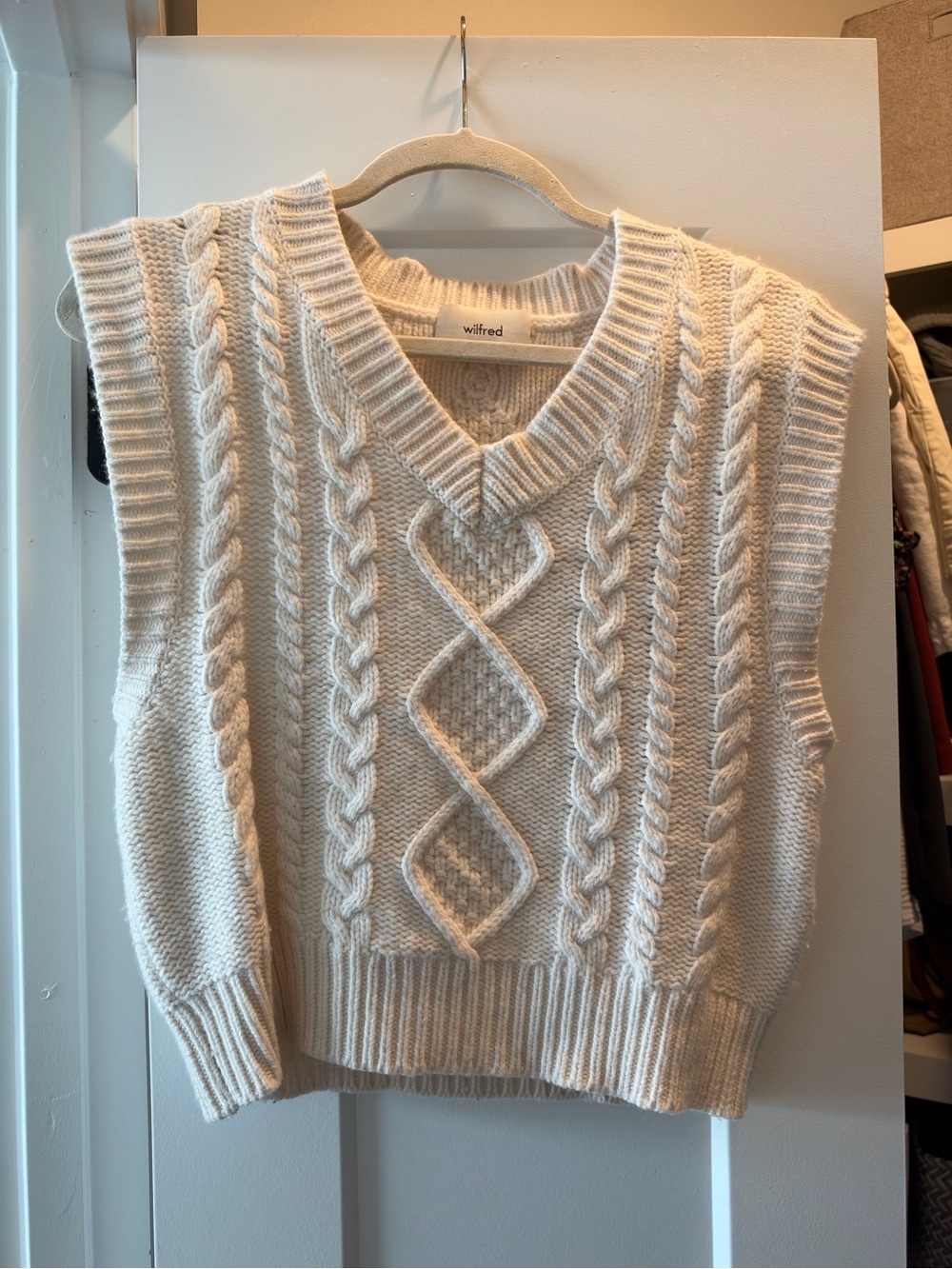 Aritzia Wilfred Lia Sweater Vest